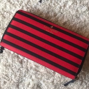 NWOT Kate Spade zip around wallet